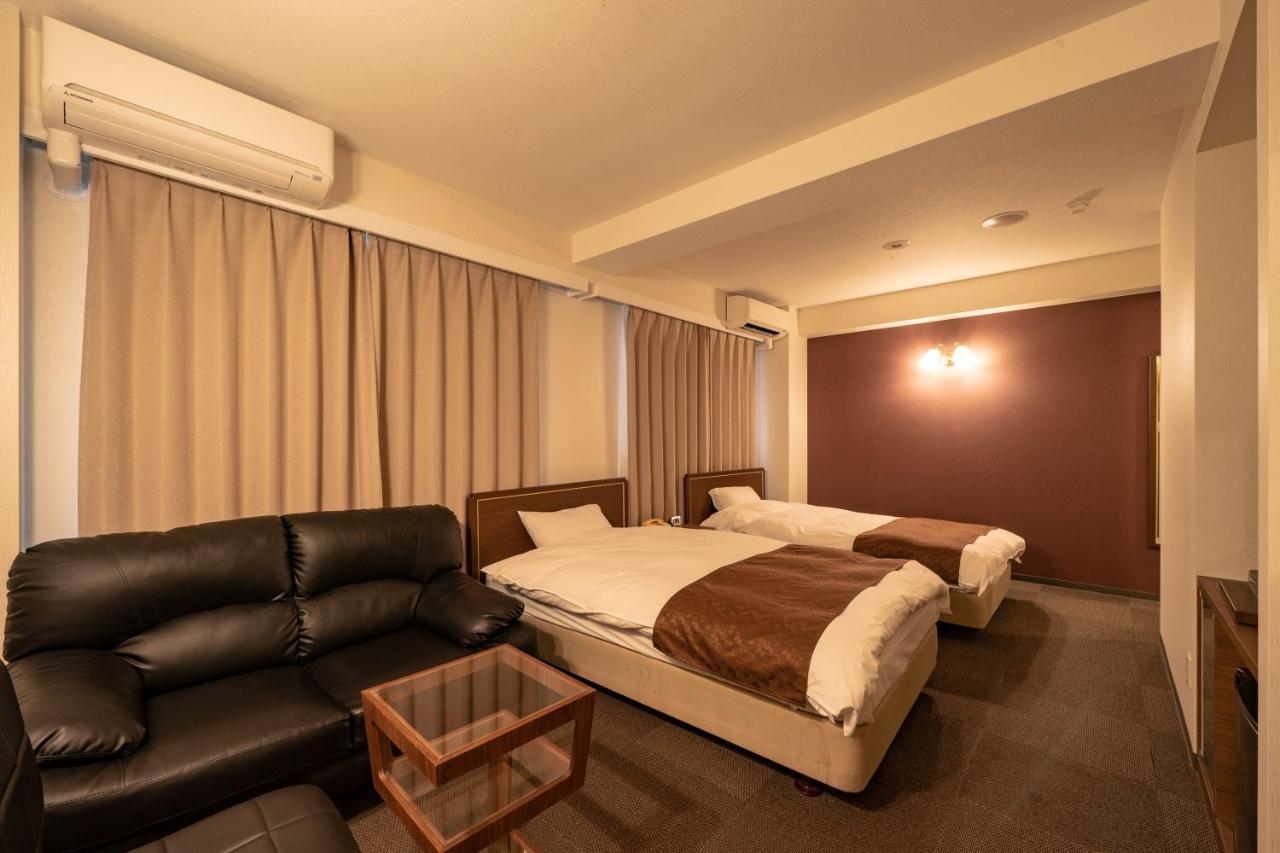 Kitsuregawa Country Club & Bihada Onsen Hotel Kitsuregawa Sakuyama Exterior photo